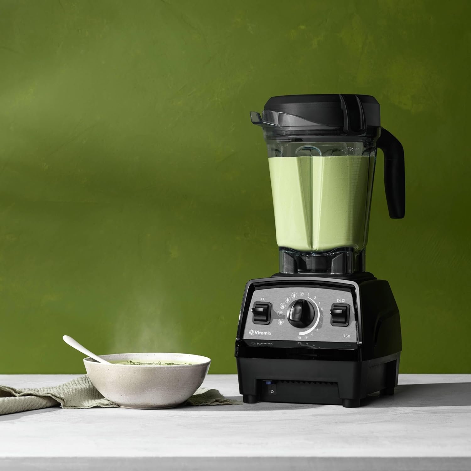 Top 3 Vitamix Blenders in 2024: Which Professional Powerhouse Is Right For You?